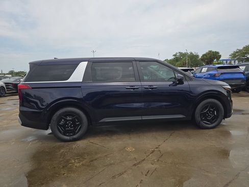 New 2027 Kia Carnival FWD image 9