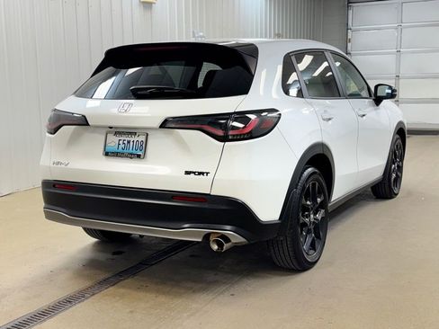 Used 2023 Honda HR-V Sport image 5