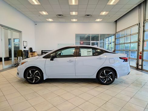 New 2025 Nissan Versa SR w/ Trunk Package image 6