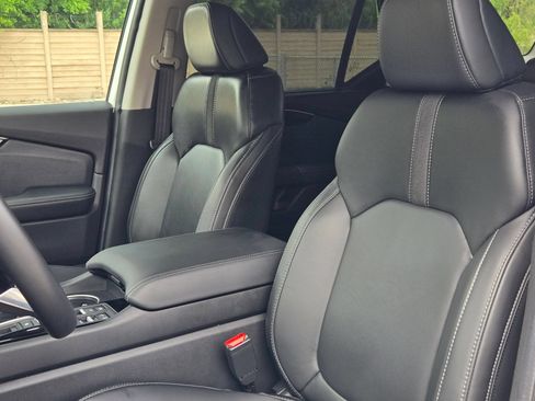 Used 2025 Honda Pilot EX-L image 12