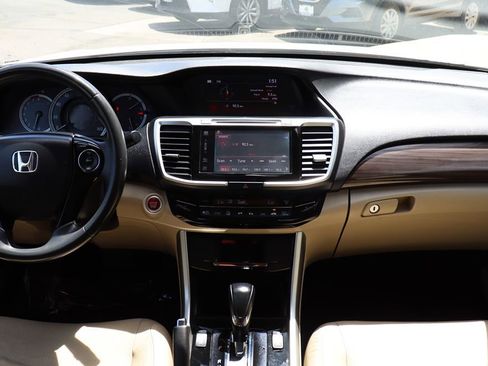 Used 2017 Honda Accord EX-L image 32