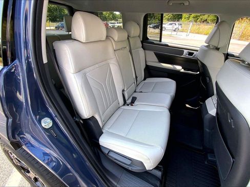Used 2026 Hyundai Santa Fe SEL AWD/4WD image 24