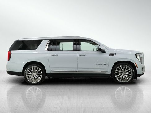 Used 2026 GMC Yukon XL Denali w/ Denali Reserve Package AWD/4WD image 6