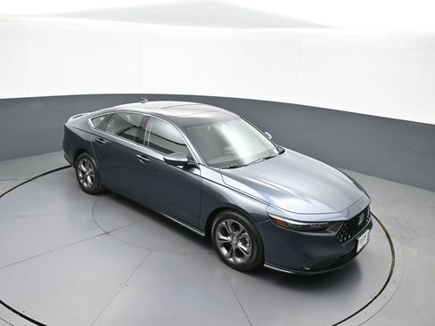 Certified 2023 Honda Accord EX image 36