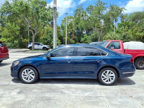 Used 2018 Volkswagen Passat 2.0T SE w/ SE Lighting Package FWD image 7