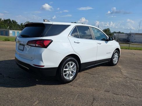 Used 2024 Chevrolet Equinox LT FWD image 4