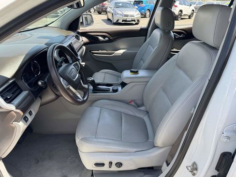 Used 2019 GMC Acadia SLT image 28