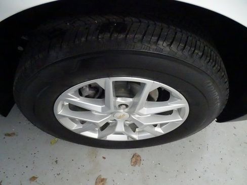 Certified 2022 Chevrolet Equinox LS w/ LS Convenience Package image 27