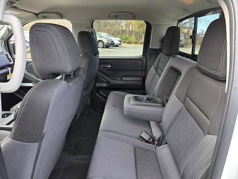 Certified 2025 Nissan Frontier SV image 11