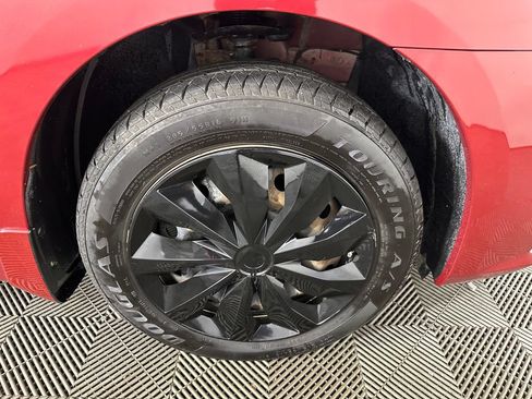 Used 2016 Nissan Sentra SV FWD image 28