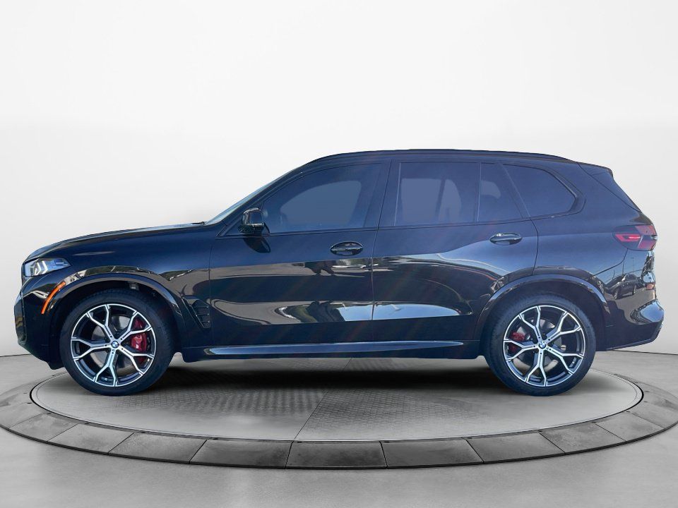Used 2024 BMW X5 xDrive40i w/ M Sport Package AWD/4WD image 4