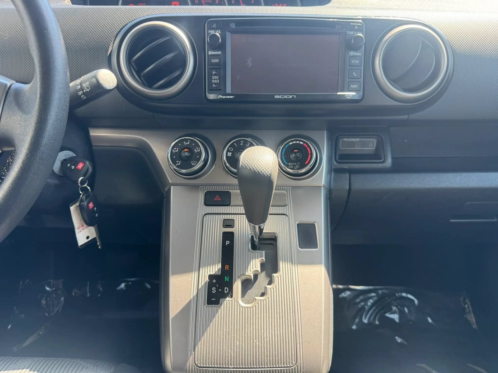 Used 2015 Scion xB FWD image 28