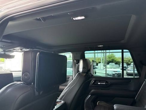Used 2026 GMC Yukon AT4 Ultimate AWD/4WD image 5