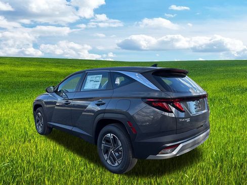 New 2026 Hyundai Tucson Blue SE image 8