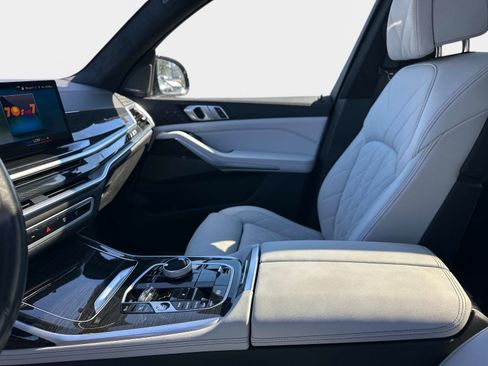 Used 2023 BMW X7 xDrive40i w/ Executive Package image 25