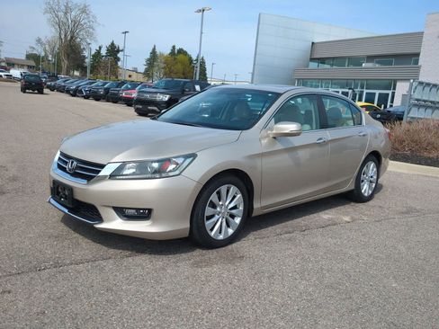 Used 2015 Honda Accord EX image 4