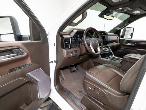 Used 2024 GMC Sierra 2500 Denali w/ Technology Package image 14