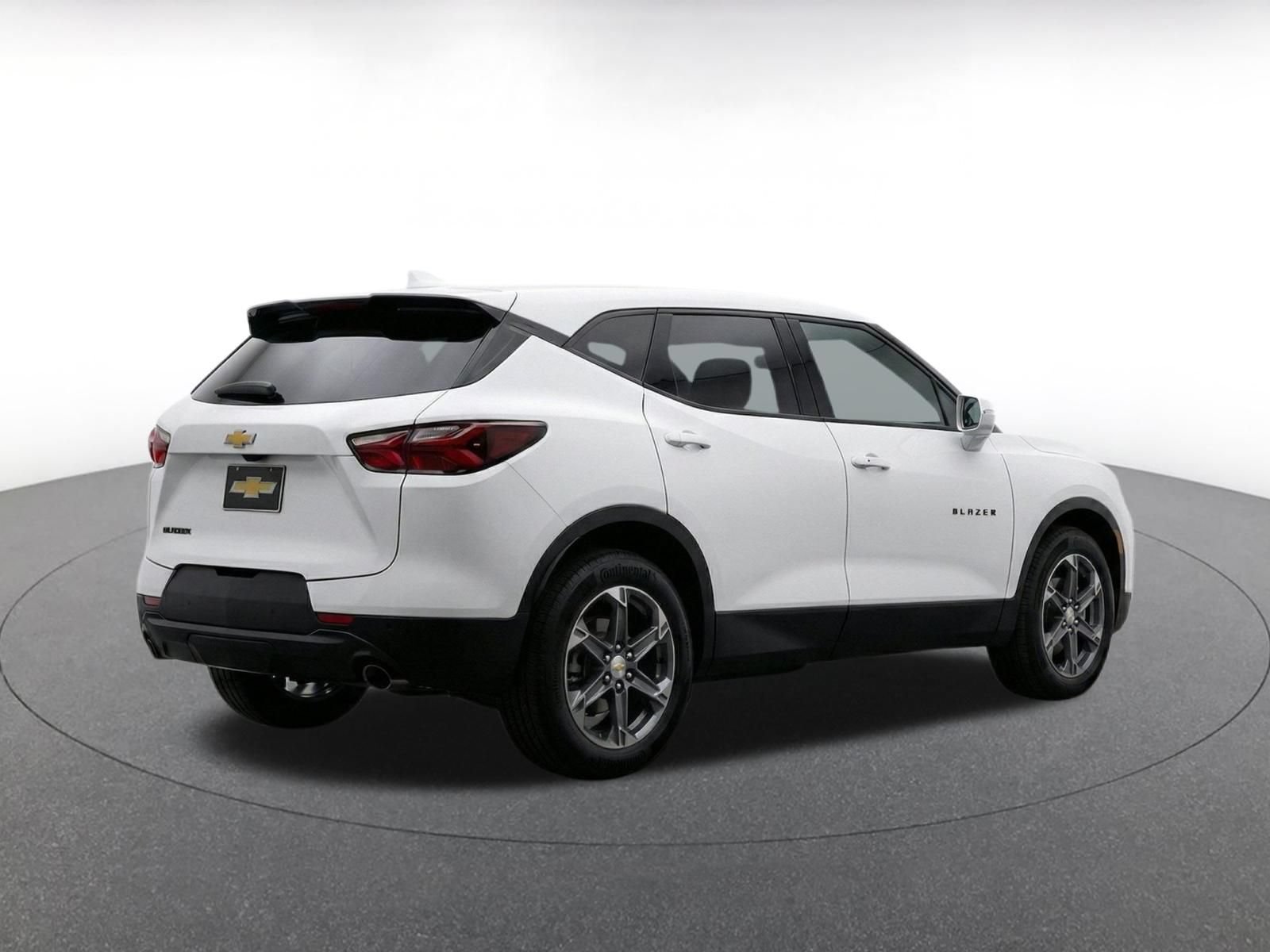 Used 2026 Chevrolet Blazer LT FWD image 8
