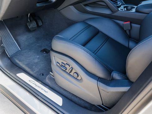 New 2025 Porsche Cayenne E-Hybrid Coupe image 14