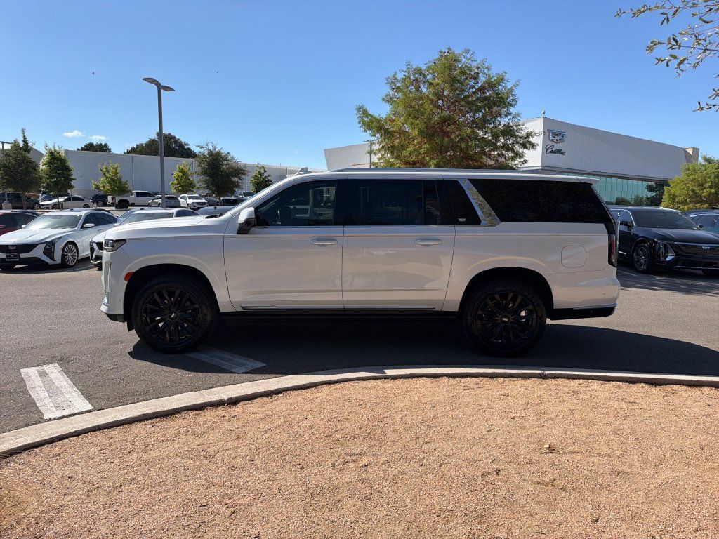 Used 2021 Cadillac Escalade ESV Premium Luxury w/ Driver Assist Tech Package RWD image 5