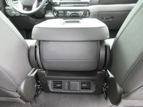 Used 2024 GMC Sierra 1500 SLT w/ X31 Off-Road Package AWD/4WD image 30