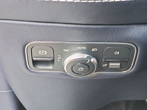 Used 2021 Aston Martin DBX AWD/4WD image 27