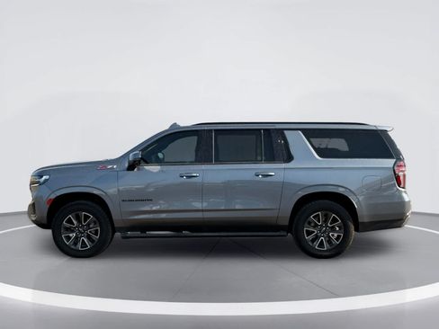 Used 2022 Chevrolet Suburban Z71 w/ Z71 Off-Road Package AWD/4WD image 3