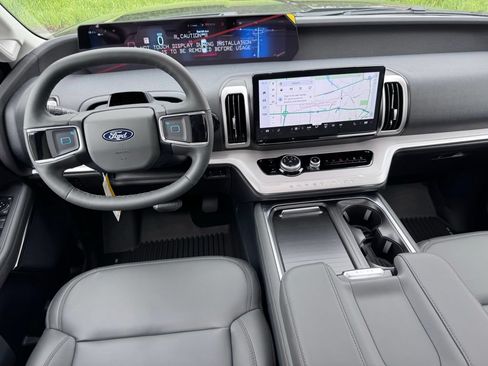 New 2026 Ford Expedition Active AWD/4WD image 34