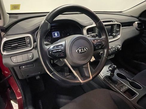 Used 2018 Kia Sorento AWD image 19