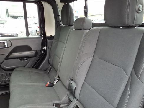 Used 2021 Jeep Gladiator Overland AWD/4WD image 22