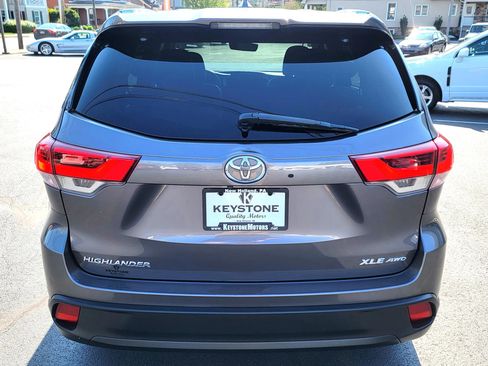 Used 2018 Toyota Highlander XLE image 6