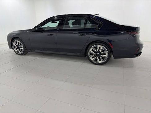 Certified 2023 BMW 760i xDrive w/ Executive Package image 2