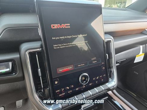 New 2026 GMC Yukon Denali w/ Denali Reserve Package AWD/4WD image 10