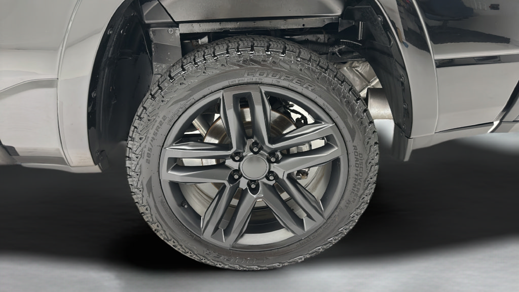 Used 2020 RAM 1500 Laramie w/ Sport Appearance Package AWD/4WD image 11