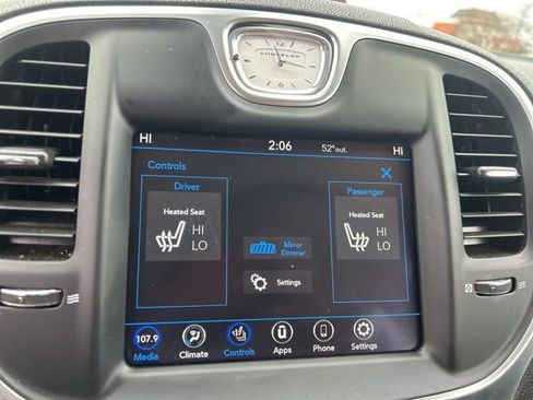 Used 2021 Chrysler 300 Touring L image 23