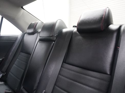 Used 2016 Toyota Camry SE FWD image 13