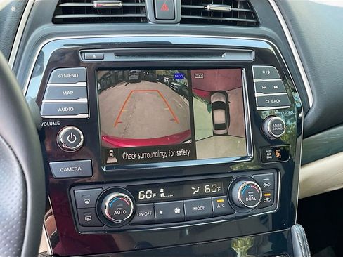 Used 2023 Nissan Maxima Platinum w/ Sport Mat Group FWD image 14