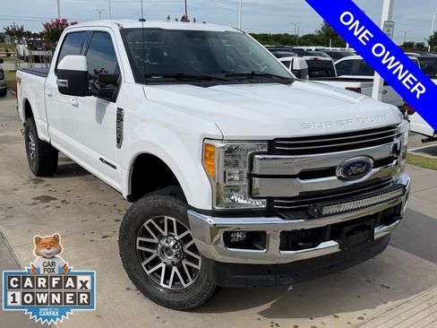 Used 2017 Ford F250 Lariat w/ Lariat Value Package AWD/4WD image 4