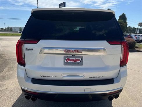 Used 2022 GMC Yukon XL Denali image 6