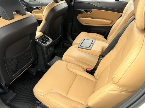 Used 2022 Volvo XC90 T8 Inscription w/ Lounge Package image 16