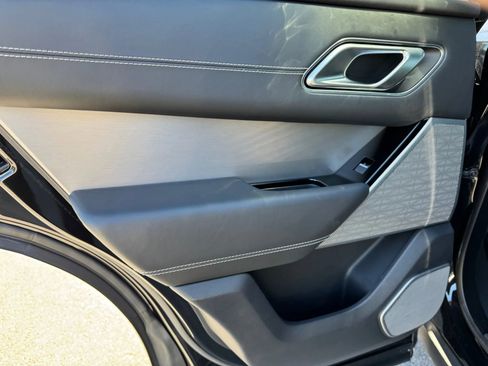 Used 2020 Land Rover Range Rover Velar R-Dynamic HSE image 17