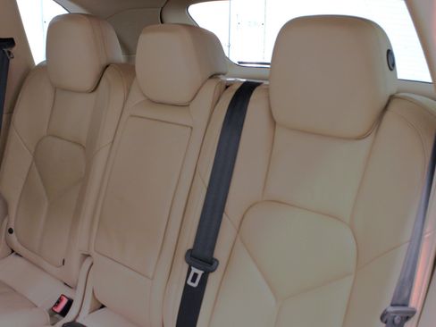 Used 2012 Porsche Cayenne image 40