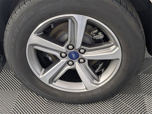 Used 2019 Ford Edge SEL w/ Equipment Group 201A image 8