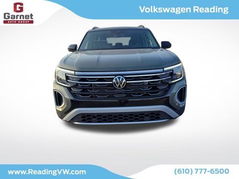 New 2026 Volkswagen Atlas Peak Edition image 8