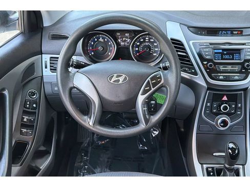 Used 2016 Hyundai Elantra SE FWD image 16