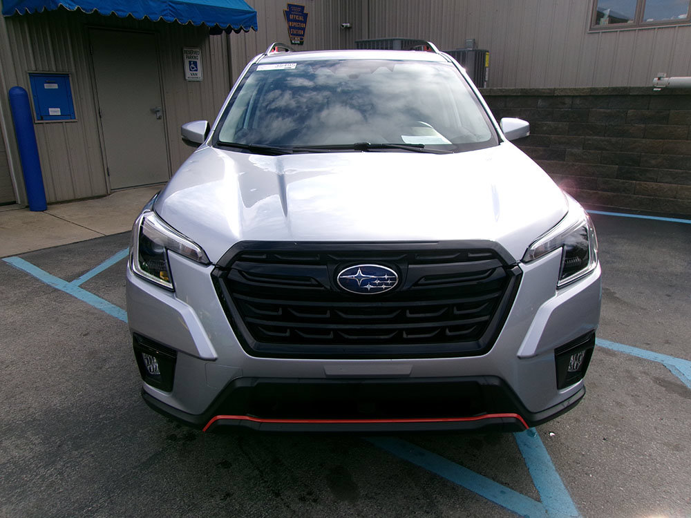 Used 2023 Subaru Forester Sport AWD/4WD image 3
