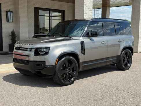 Used 2023 Land Rover Defender 110 X-Dynamic SE AWD/4WD image 14