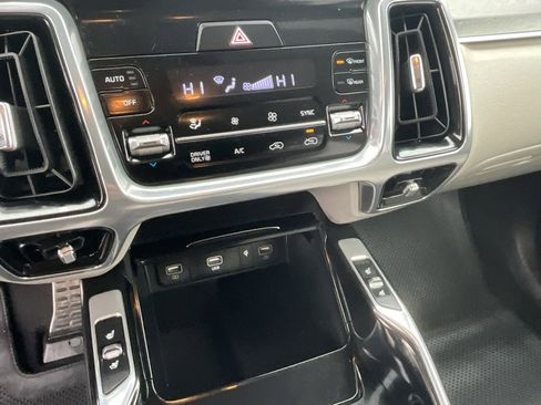 Used 2023 Kia Sorento SX Prestige image 15