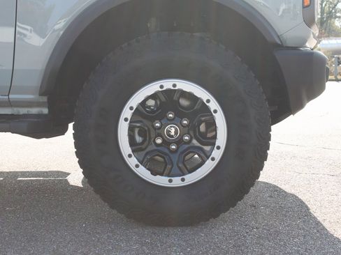 Used 2023 Ford Bronco Big Bend w/ Sasquatch Package image 4