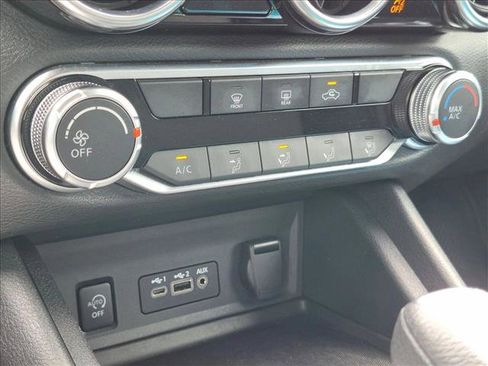 Used 2025 Nissan Sentra SV FWD image 14